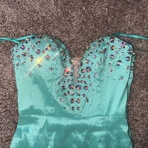 Green Embellished Sleeveless Bustier Prom Dress